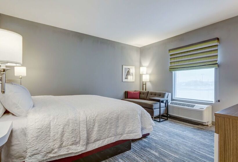 בית מלון כפרי Hampton Inn