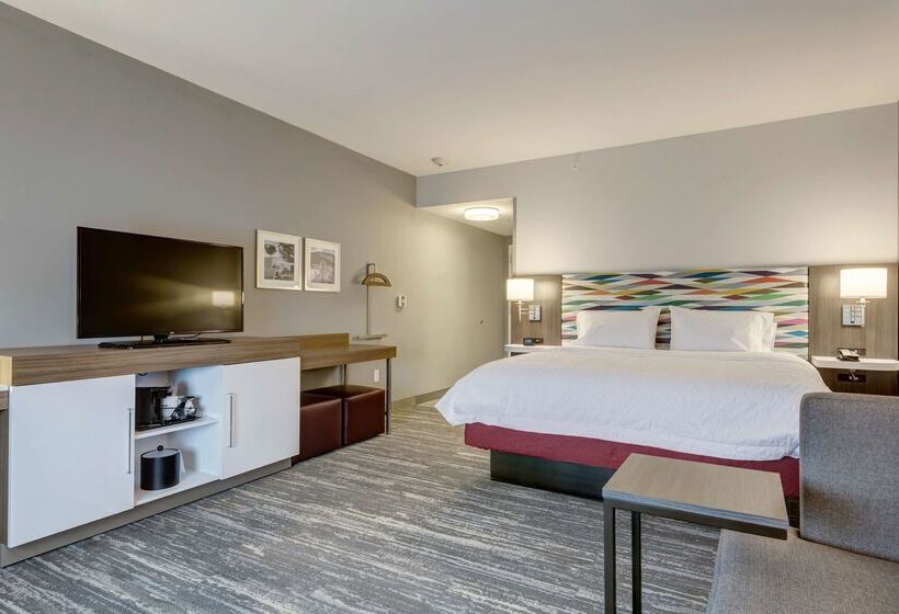 בית מלון כפרי Hampton Inn