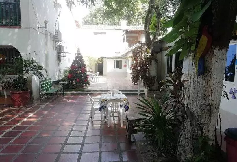 Hotelli House Marfito Airport