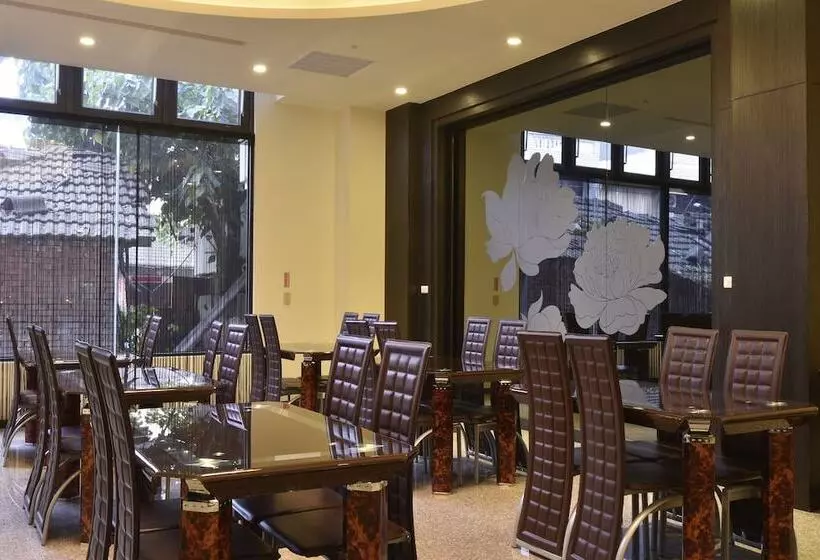 Hotelli Midu Business