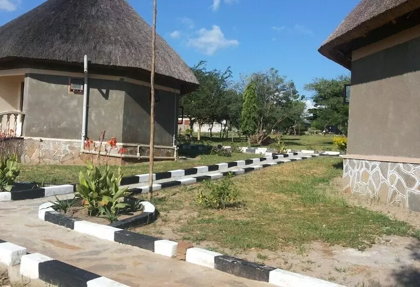 هتل Parkside Safari Lodge