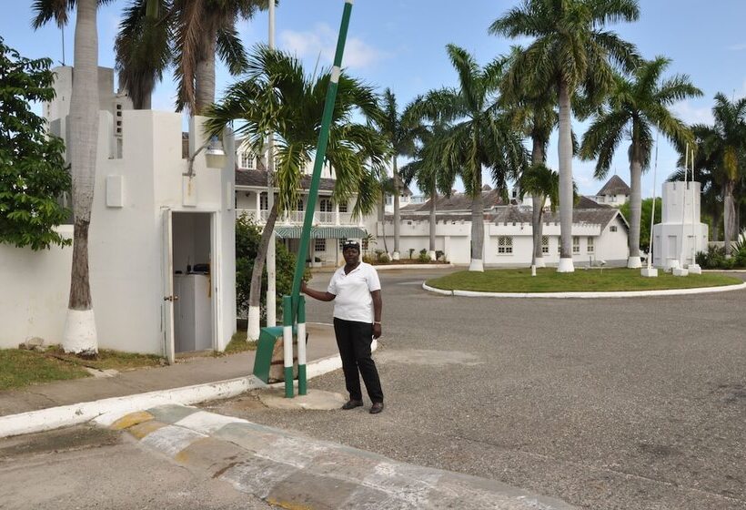 هتل Seacastles Apartments