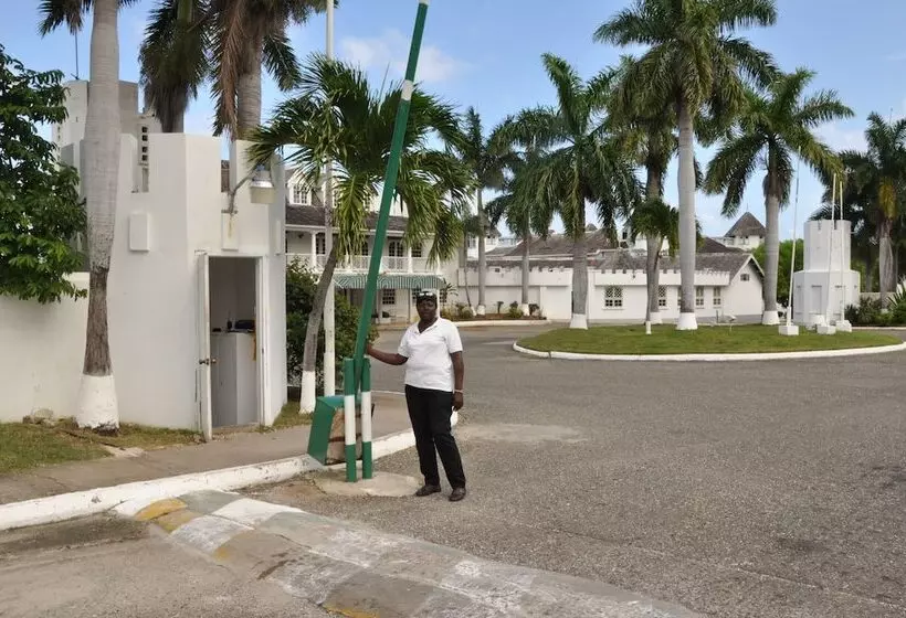 هتل Seacastles Apartments