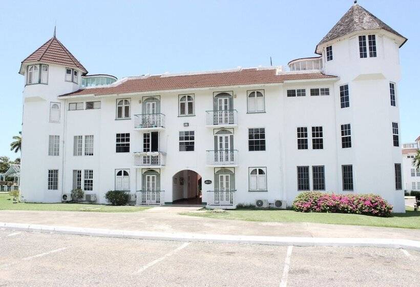 هتل Seacastles Apartments