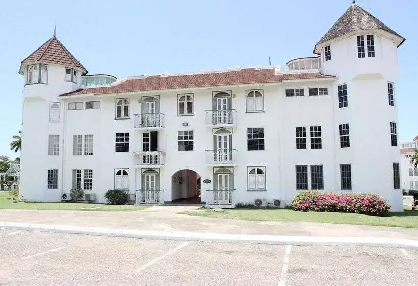 هتل Seacastles Apartments