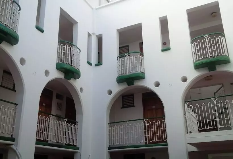 هتل Seacastles Apartments