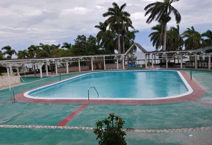 هتل Seacastles Apartments