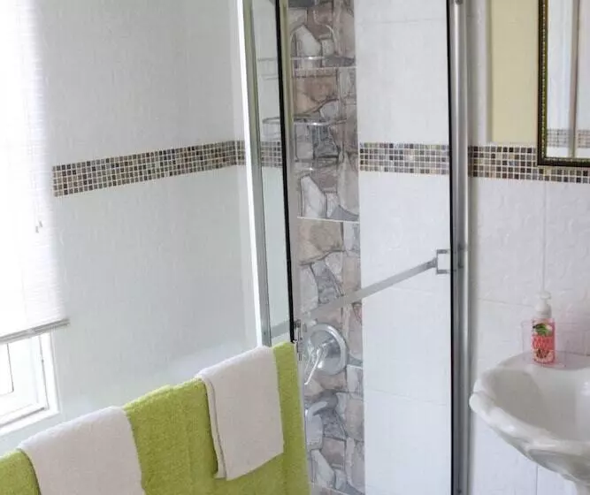 هتل Seacastles Apartments