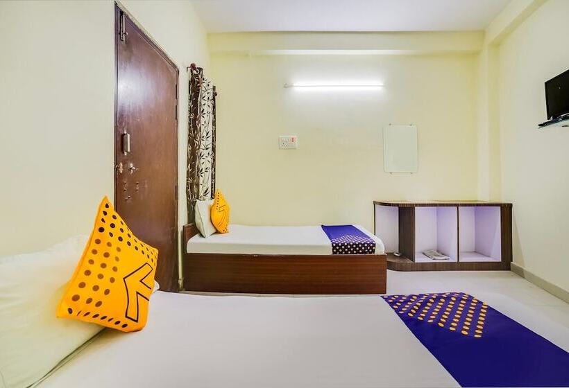 فندق Spot On 45291 Bharat Lodge