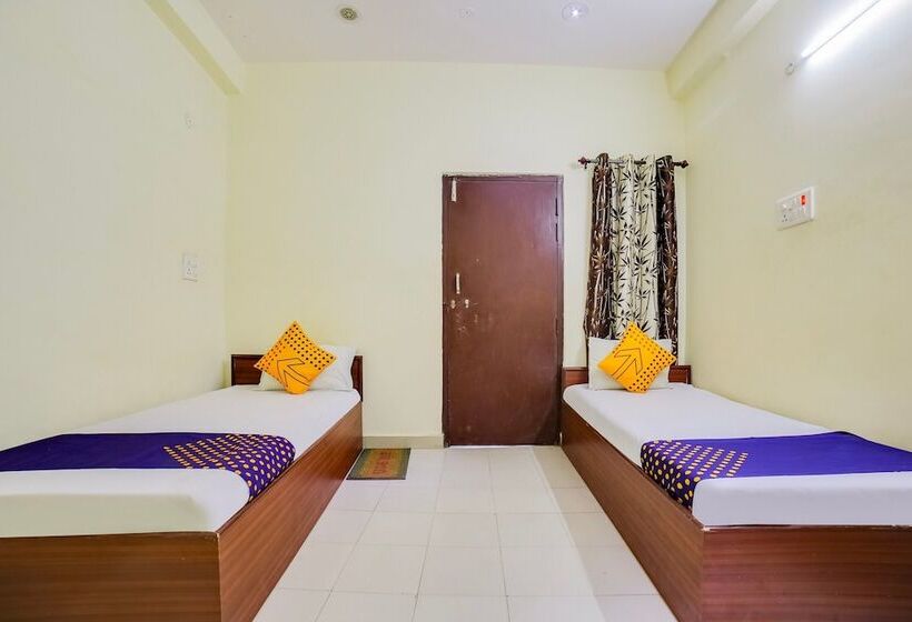 فندق Spot On 45291 Bharat Lodge