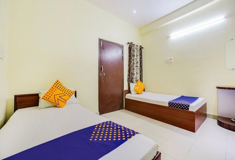 فندق Spot On 45291 Bharat Lodge