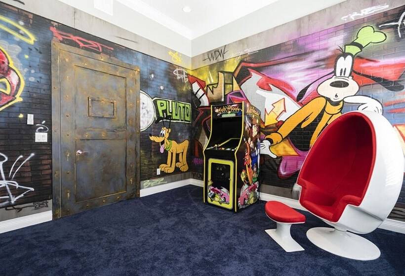 Luxury Villa On Reunion Resort And Spa With A Private Pool, Orlando Mansion 1350