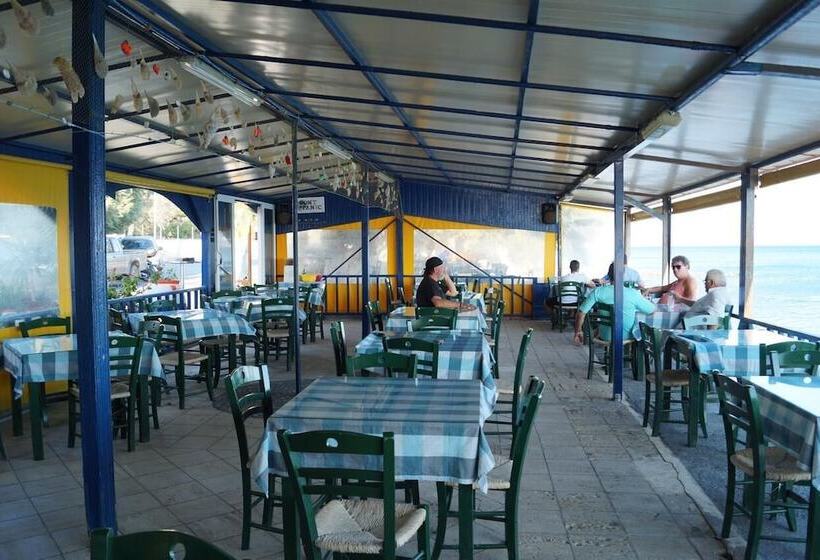 بنسيون Jason Rooms & Studios