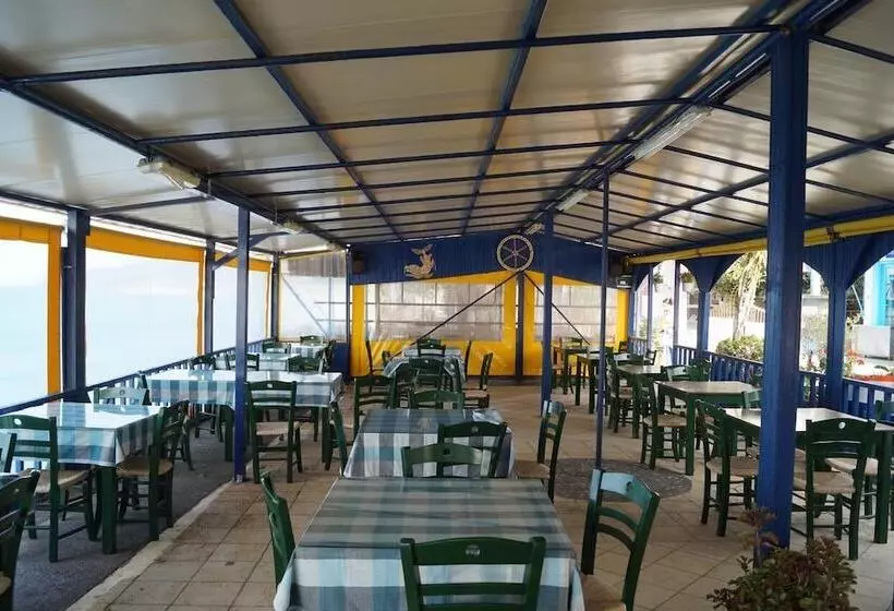 ペンション Jason Rooms & Studios