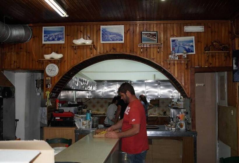 بنسيون Jason Rooms & Studios