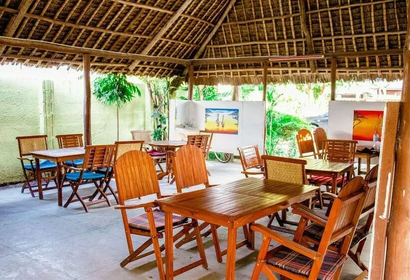 ペンション Msafiri Lodge