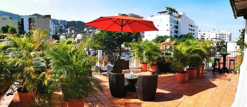 Vela Lounge & Hostel Pv Caters To Male