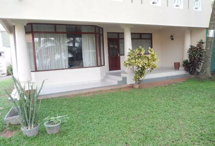 ベッドアンドブレックファースト Janishi Residencies