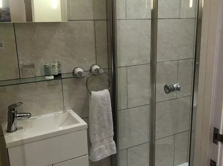 مبيت وإفطار Queen Phillippa