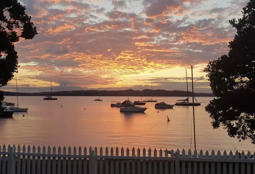 호텔 Arcadia Lodge Russell