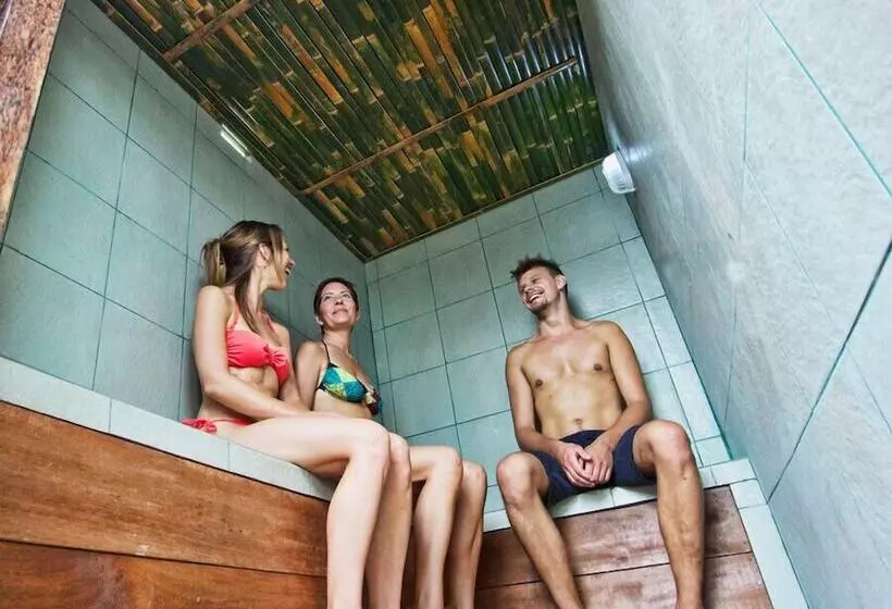 Отель Floating Leaf Eco Luxury Retreat