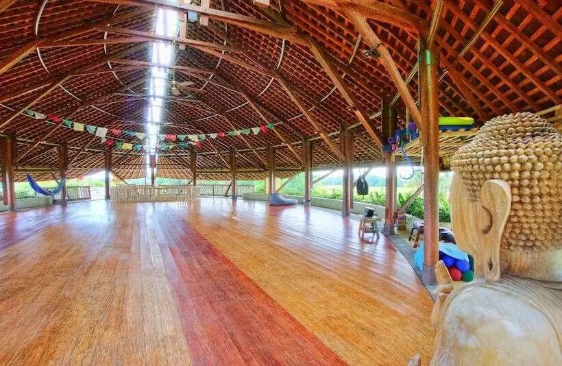 Отель Floating Leaf Eco Luxury Retreat