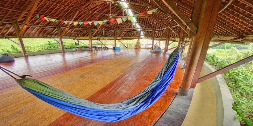 Отель Floating Leaf Eco Luxury Retreat