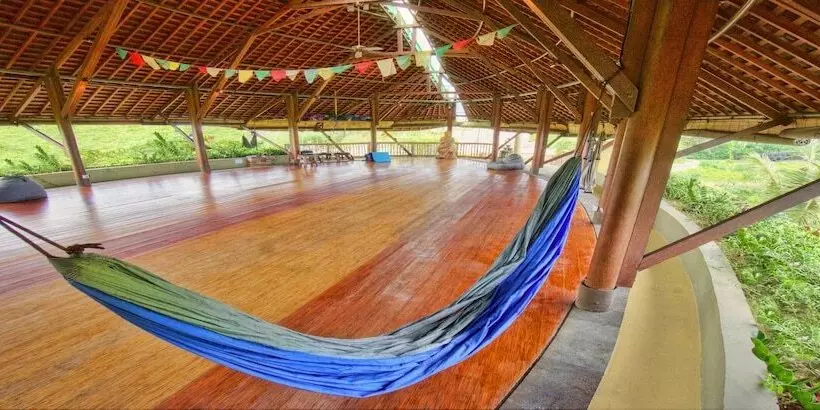 Отель Floating Leaf Eco Luxury Retreat