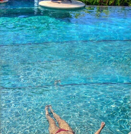 Отель Floating Leaf Eco Luxury Retreat