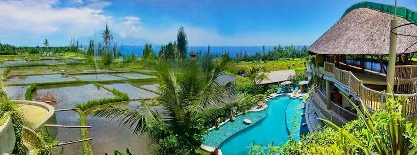 Отель Floating Leaf Eco Luxury Retreat