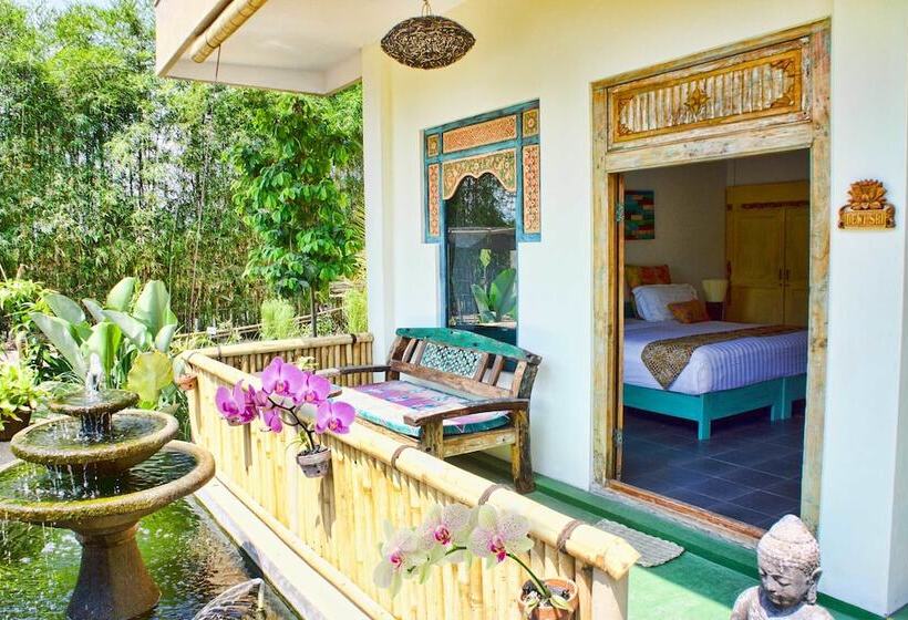 Отель Floating Leaf Eco Luxury Retreat