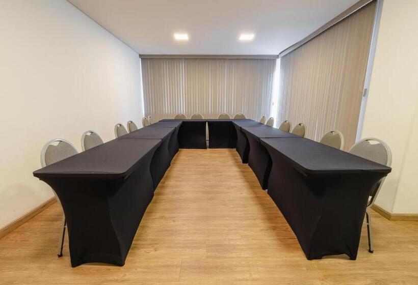 Отель Caiua Lago Umuarama