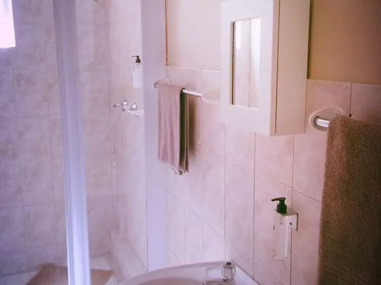 هتل Carmel Guest Farm