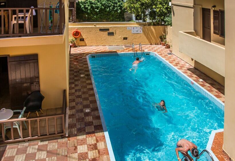 בית מלון כפרי Porto Greco Village Beach