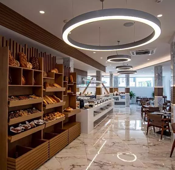 酒店 Porto Greco Village Beach