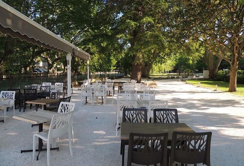 ホテル Restaurant Du Parc En Bord De Rivière