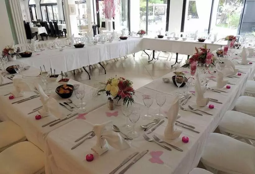 בית מלון כפרי Restaurant Du Parc En Bord De Rivière