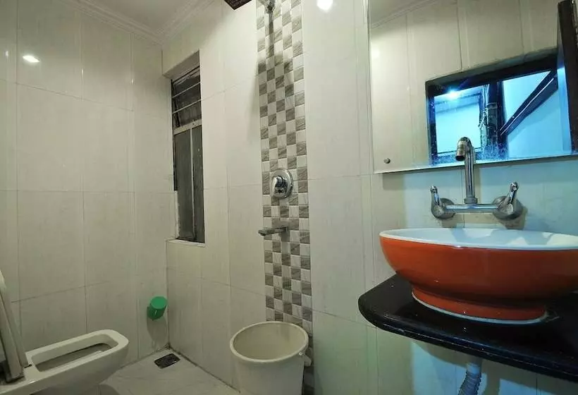 호텔 Roma Deluxe New Delhi Railway Station