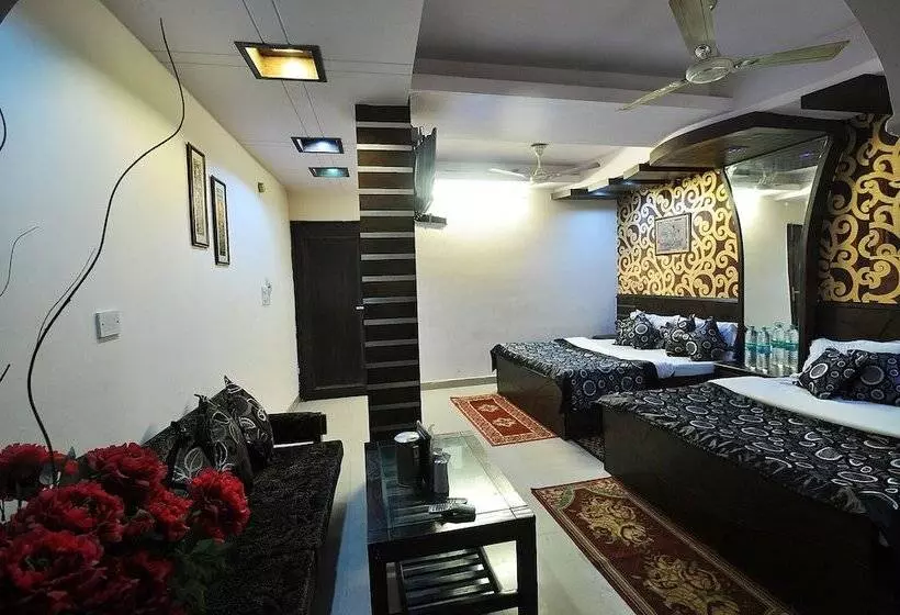 호텔 Roma Deluxe New Delhi Railway Station