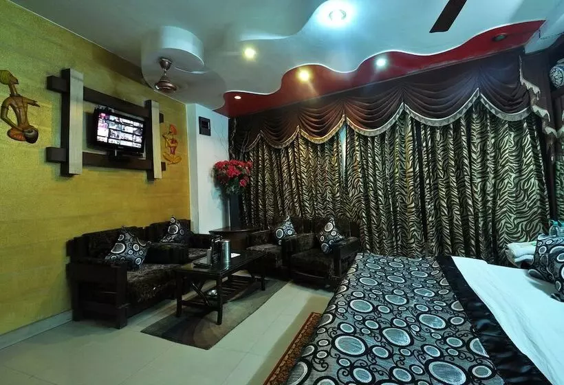 호텔 Roma Deluxe New Delhi Railway Station