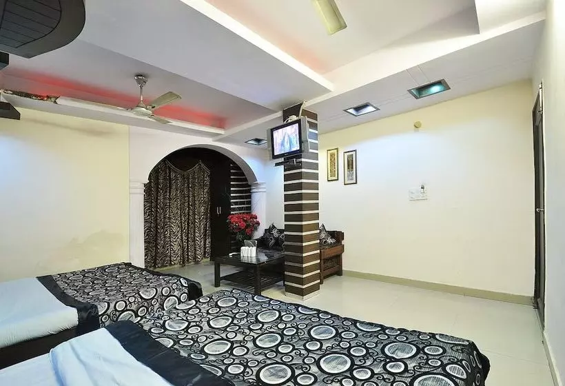 호텔 Roma Deluxe New Delhi Railway Station