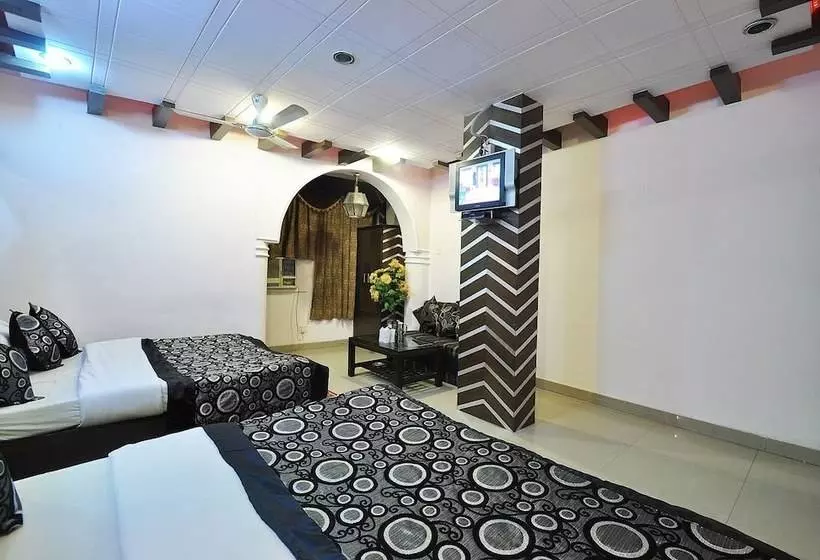 호텔 Roma Deluxe New Delhi Railway Station