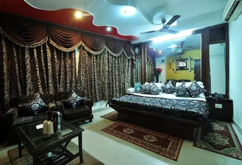 호텔 Roma Deluxe New Delhi Railway Station