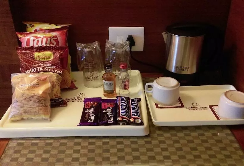 Hotel Shining Sand Beach