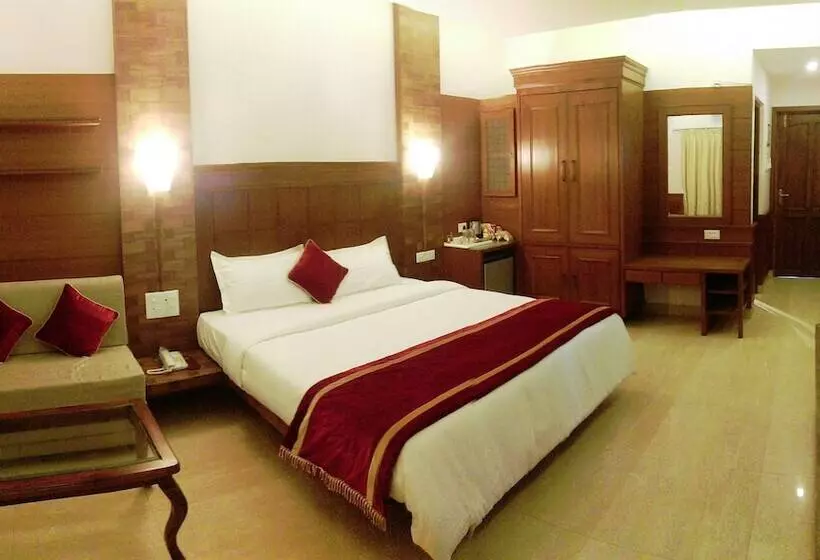 Hotel Shining Sand Beach