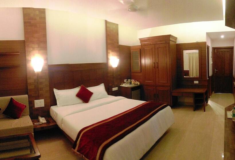 فندق Shining Sand Beach