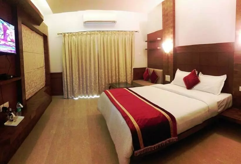 Hotel Shining Sand Beach