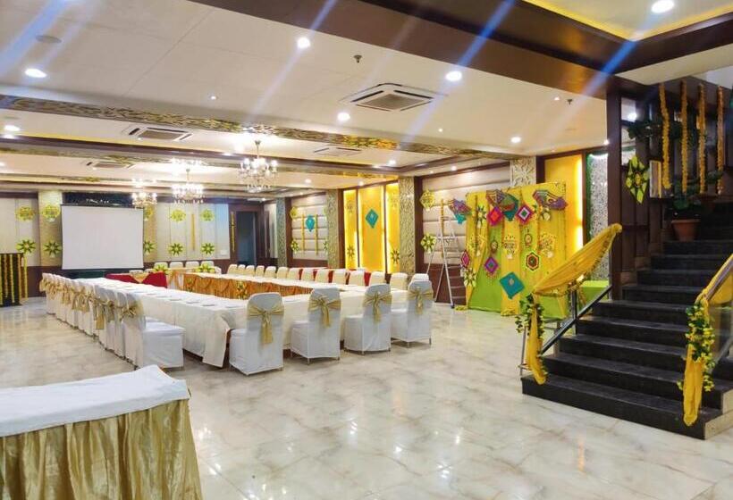 فندق Taj Heights