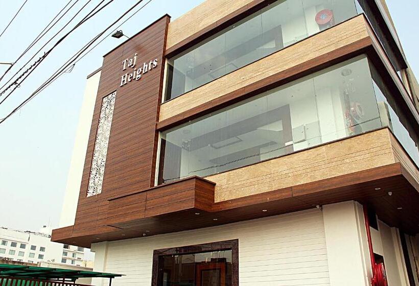 فندق Taj Heights