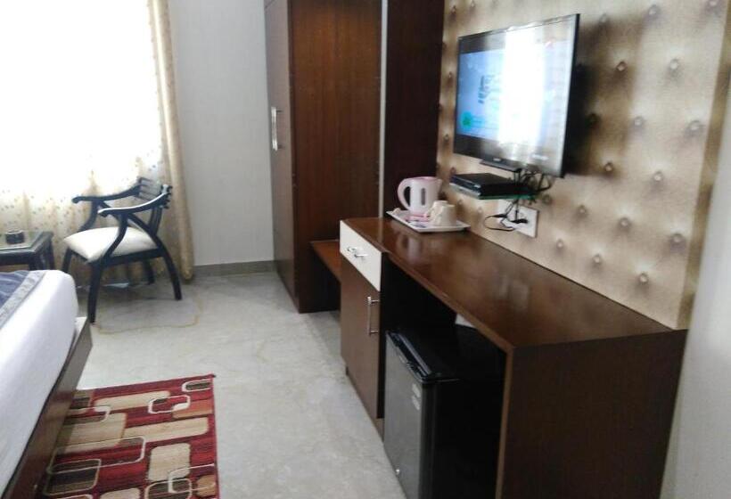 فندق Taj Heights